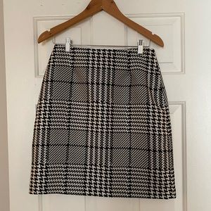 NWT WHBM Houndstooth Skirt